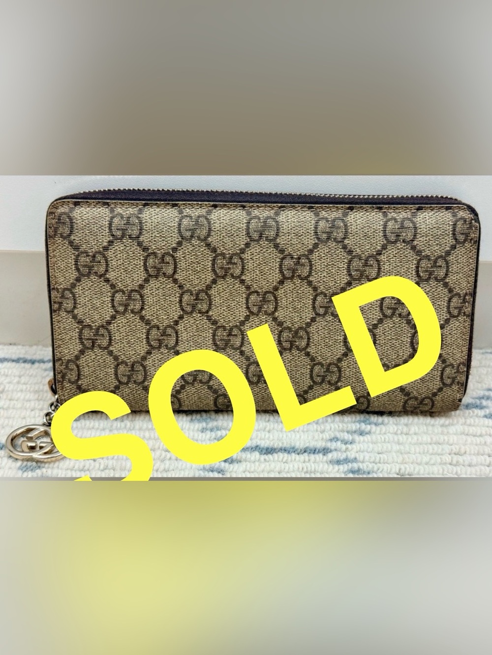 GUCCI Vintage Y2K Brown GG Monogram Supreme Canvas Zip-Around Wallet W/ G Charm - Picture 1 of 16